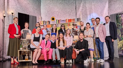 Nachwuchstalente der Schauspielakademie bei einer Aufführung im Freiraum St. Pölten