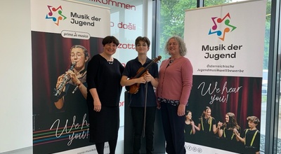 Severin Altenburger mit Isabel Ettenauer und Alexandra Ruth Rappitsch beim Bundeswettbewerb prima la musica